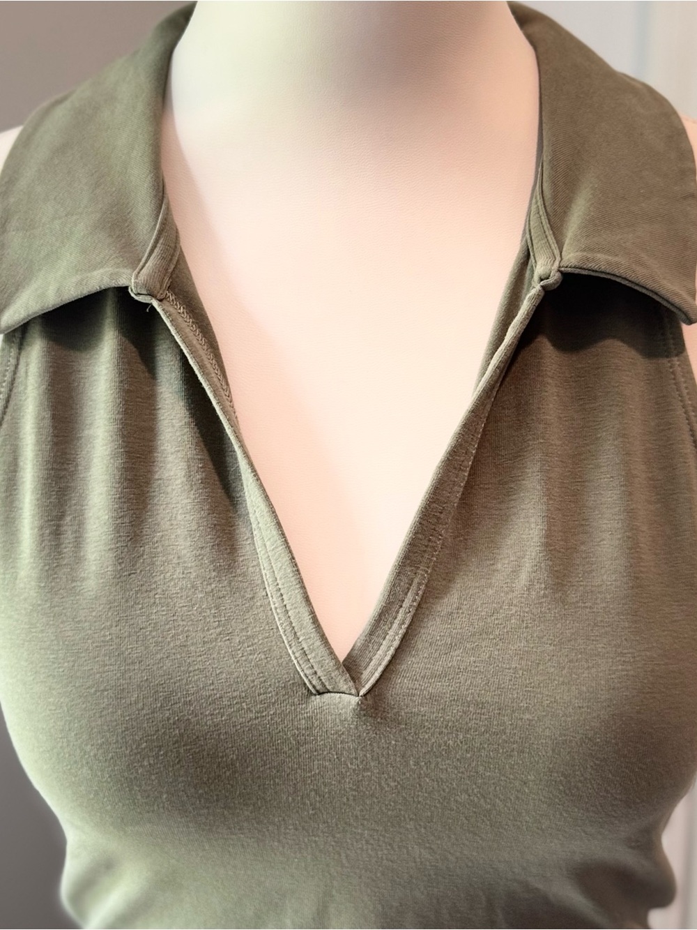 Abercrombie & Fitch Olive Green Collared V-Neck Halter Crop Top | Size Small - Picture 3 of 7